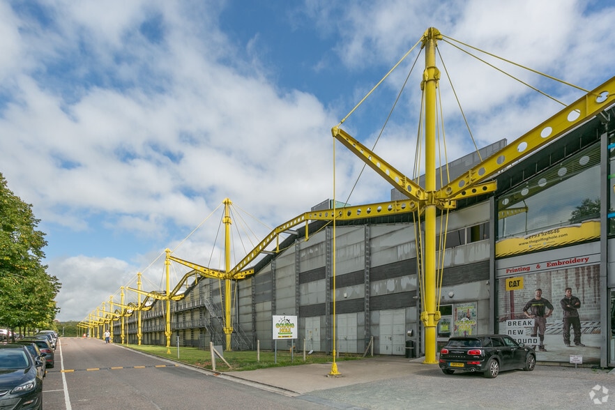 Rivermead Dr, Swindon for lease - Building Photo - Image 2 of 12