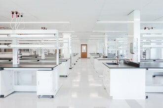 9276 Scranton Rd, San Diego, CA for lease Interior Photo- Image 2 of 8