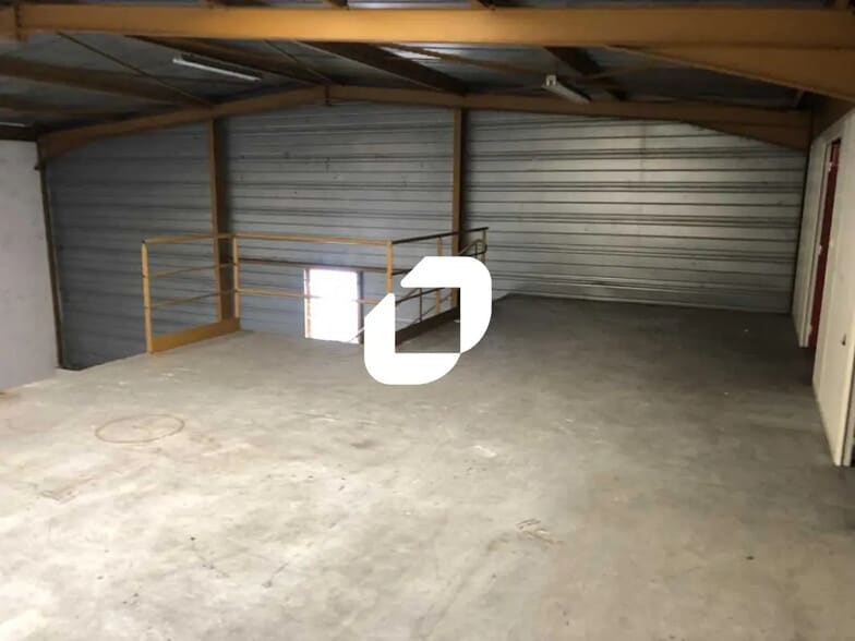 57 Avenue De La République, Vénissieux for lease - Building Photo - Image 3 of 26