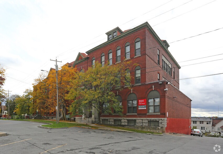 1109 N Townsend St, Syracuse, NY for sale - Primary Photo - Image 1 of 1