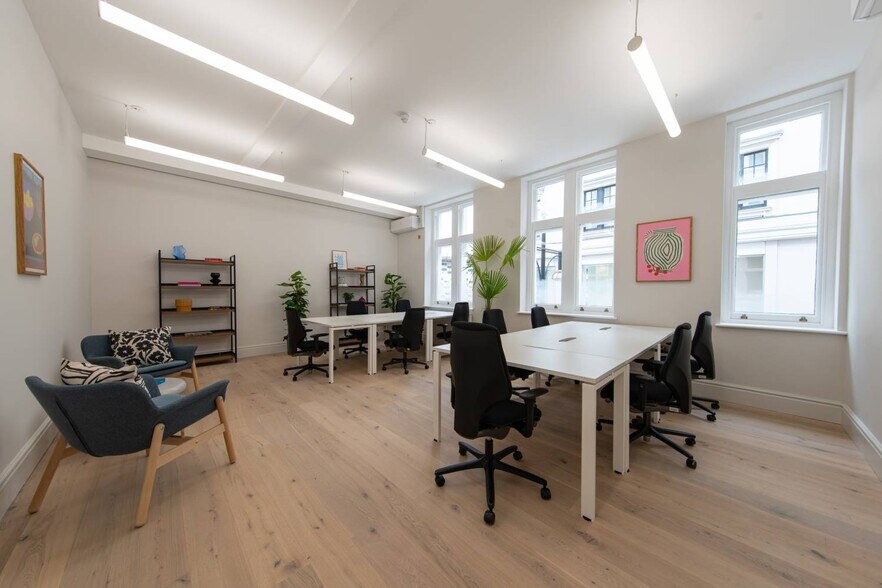 321 Oxford St, London for lease - Building Photo - Image 3 of 14