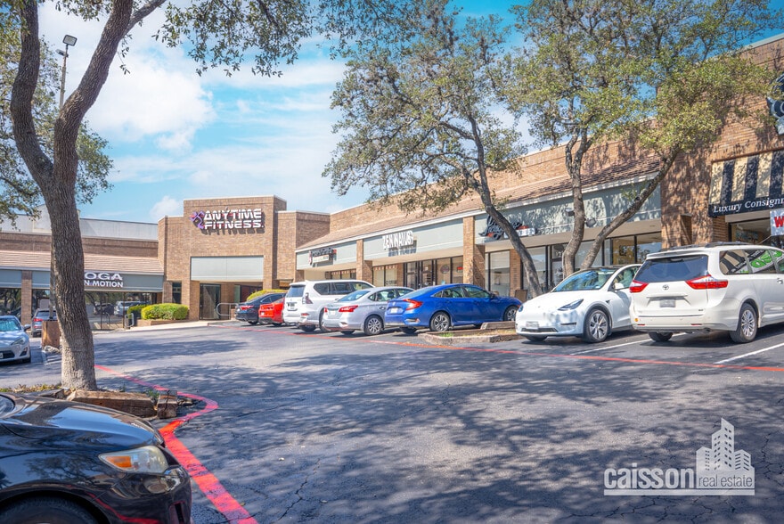 8055 West Ave, San Antonio, TX for lease - Building Photo - Image 2 of 3
