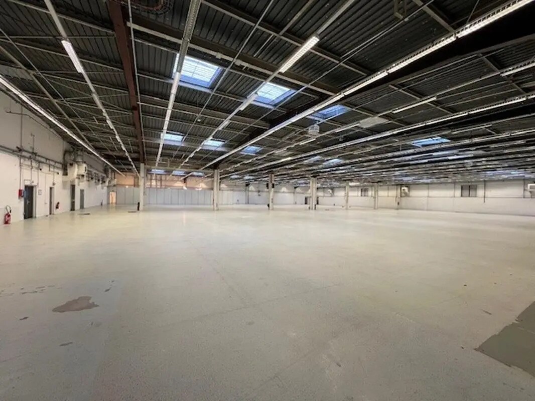 1 Avenue Du Pacifique, Les Ulis for lease Interior Photo- Image 1 of 4