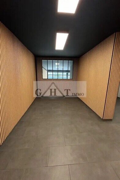 Retail in Saint-Maur-des-Fossés for lease - Interior Photo - Image 2 of 7