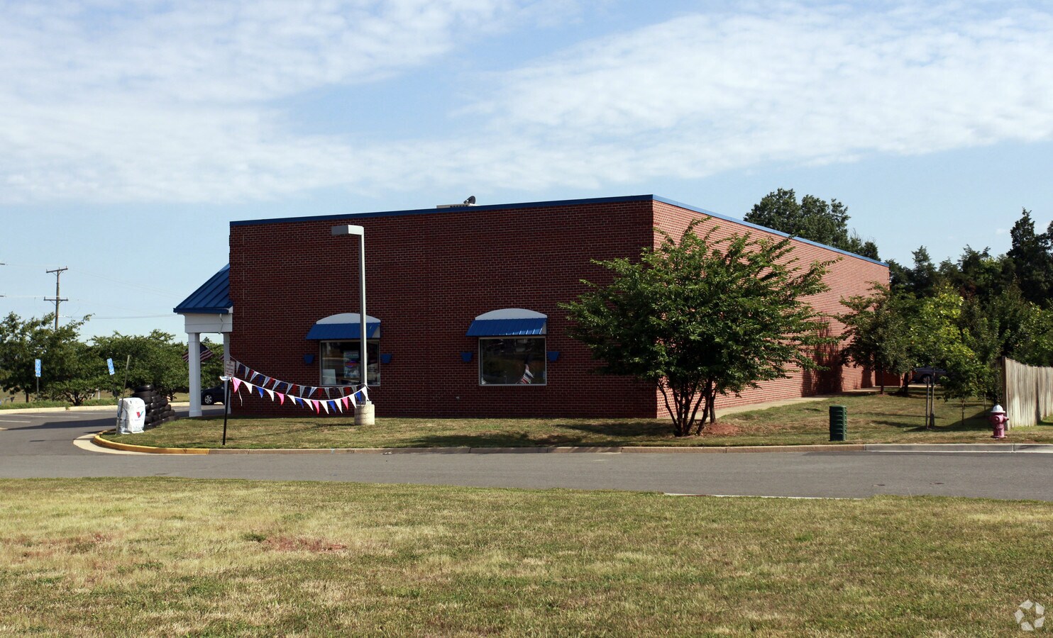 21180 Potomac View Rd, Sterling, VA 20165