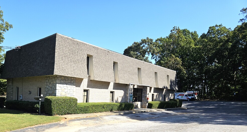 2616 Old Wesley Chapel Rd, Decatur, GA for sale - Building Photo - Image 2 of 10