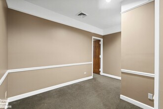 127 W 79th St, New York, NY for lease Interior Photo- Image 2 of 8