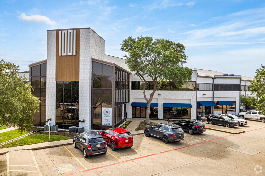 1001 Cross Timbers Rd, Flower Mound, TX for lease - Building Photo - Image 1 of 20