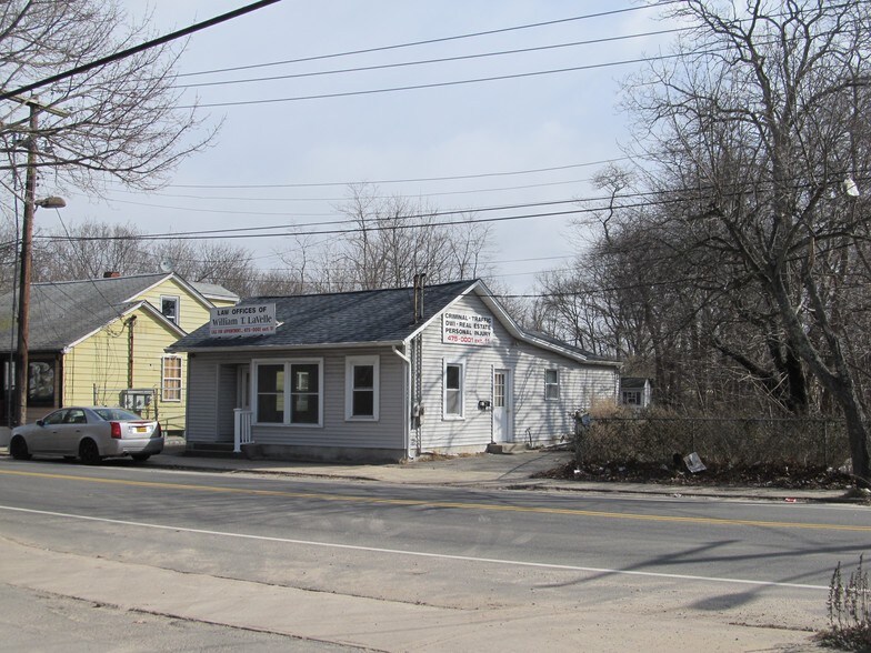 5 Mastic Rd, Mastic Beach, NY for sale - Building Photo - Image 1 of 1