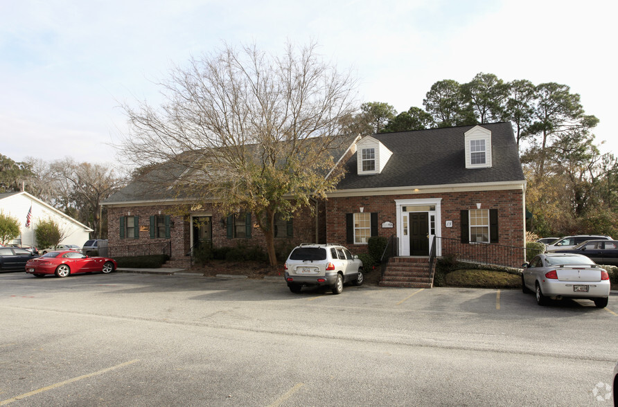 18 Commerce Pl, Savannah, GA for lease - Building Photo - Image 2 of 6