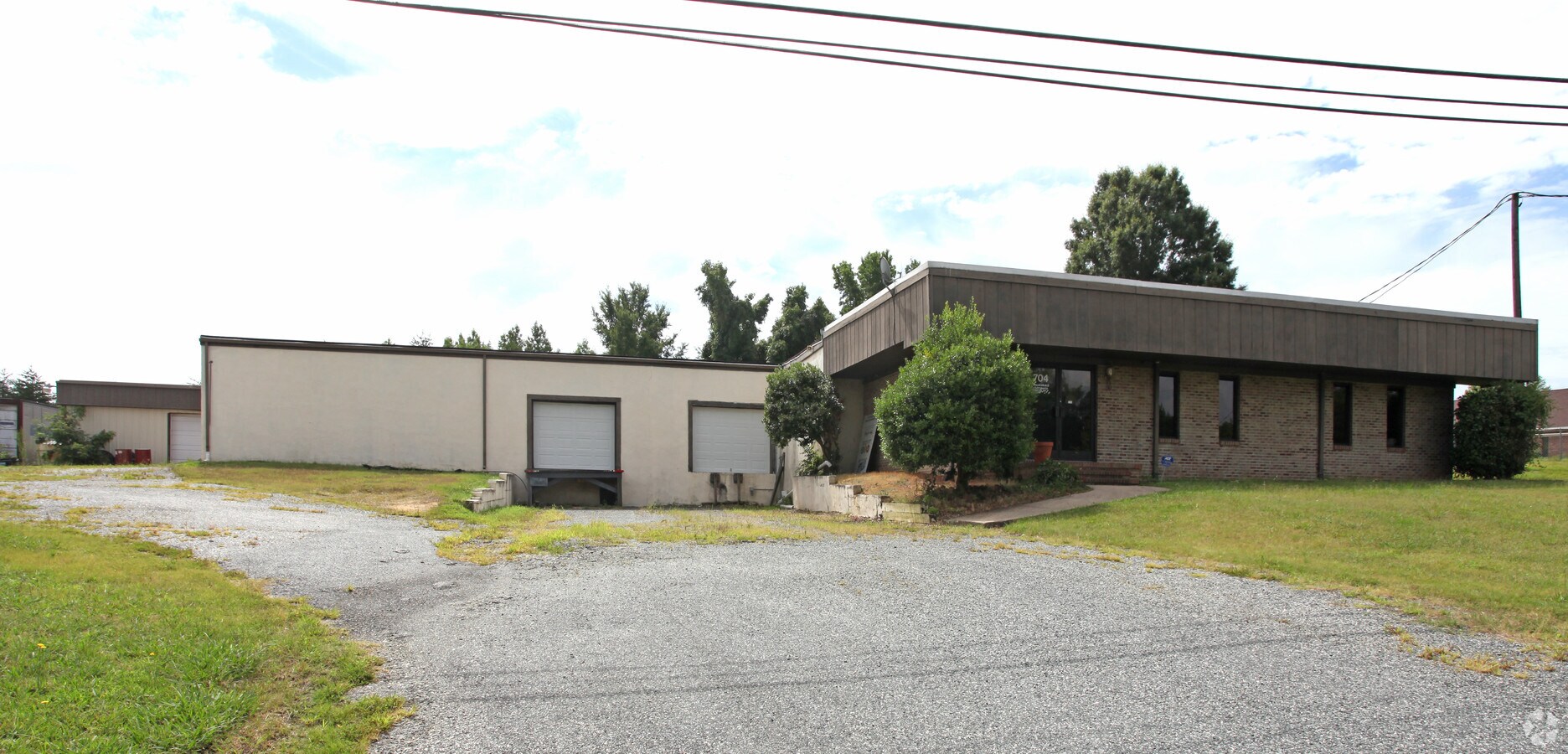 704 Pineywood Rd, Thomasville, NC 27360