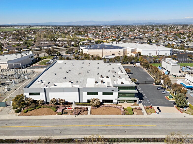14422 Astronautics Ln, Huntington Beach, CA for lease - Building Photo - Image 2 of 4