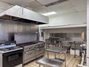 823 California Ave, Wahiawa, HI for lease Interior Photo- Image 2 of 6