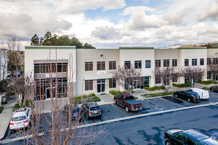 2771-2787 Napa Valley Corporate Dr, Napa, CA for lease - Building Photo - Image 1 of 6