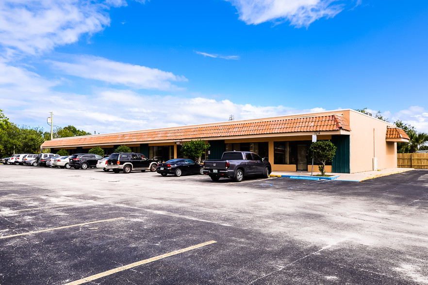 3220 US Hwy 1, Fort Pierce, FL for sale - Building Photo - Image 1 of 1