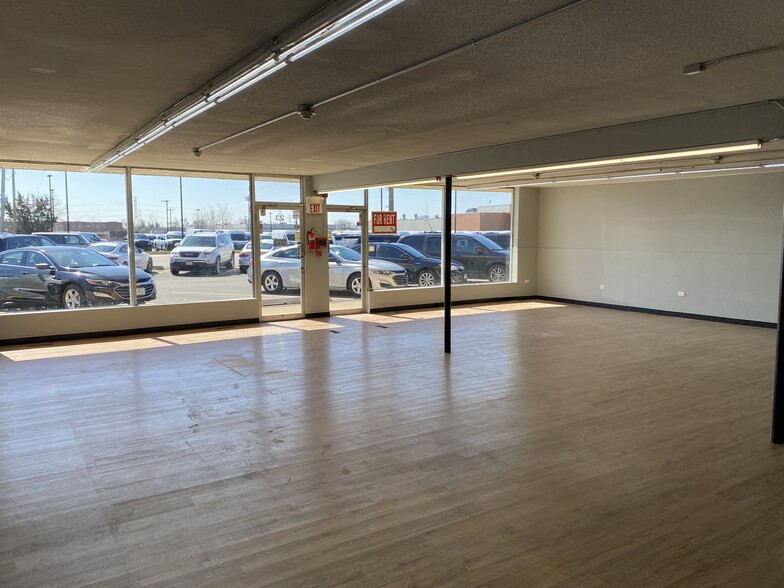 13-105 W Grand Ave, Bensenville, IL for lease - Interior Photo - Image 3 of 13