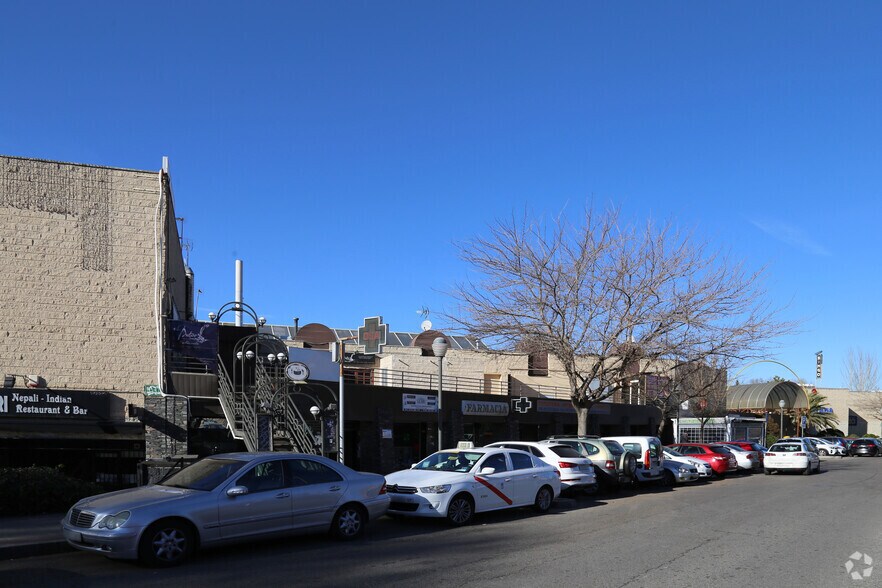 Avenida de España, 23 B, Coslada, Madrid for sale - Building Photo - Image 2 of 4