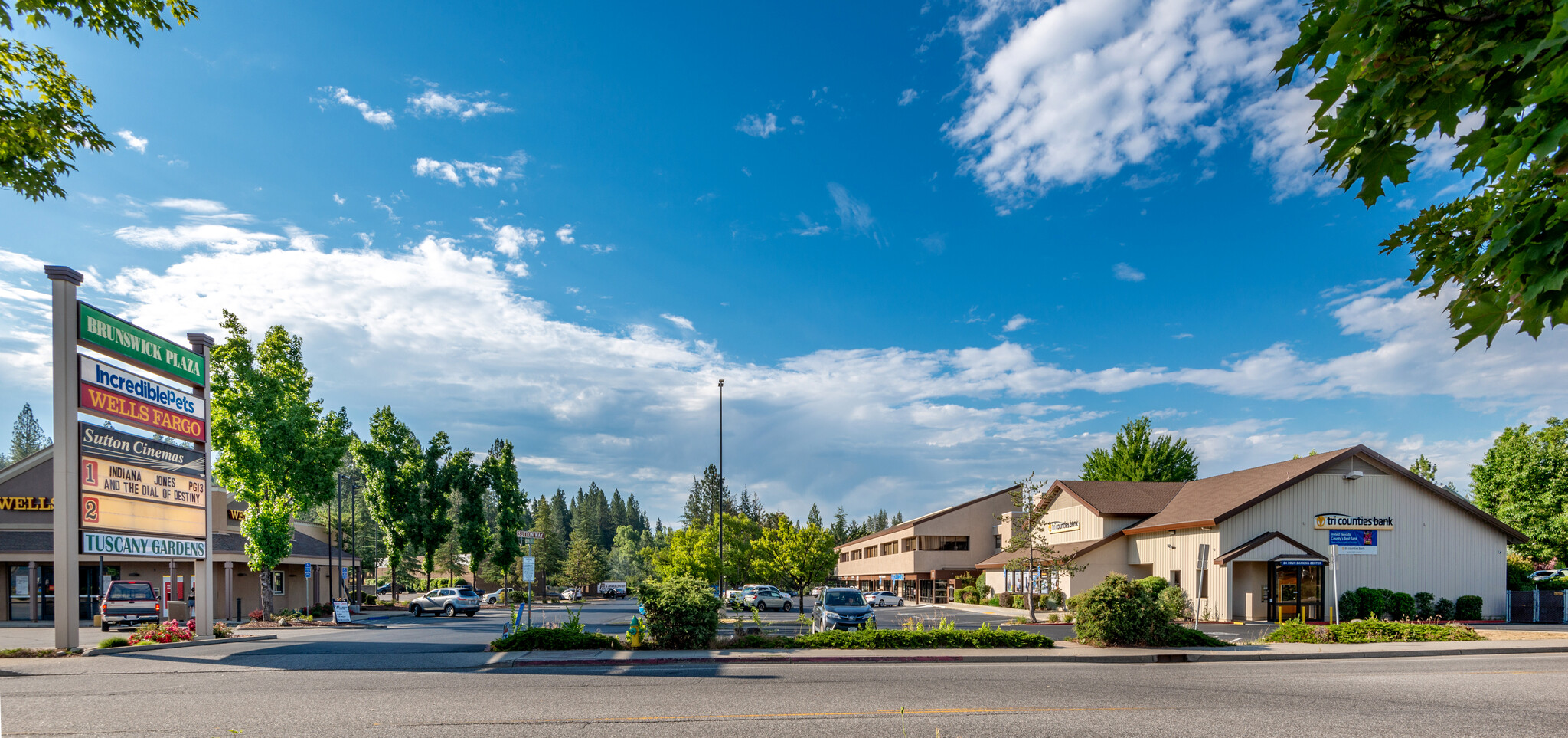 417-471 Sutton Way, Grass Valley, CA for lease Building Photo- Image 1 of 7