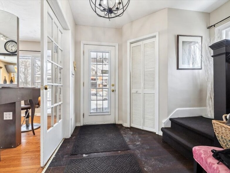 294 Dundas St, Hamilton, ON for sale - Building Photo - Image 2 of 9