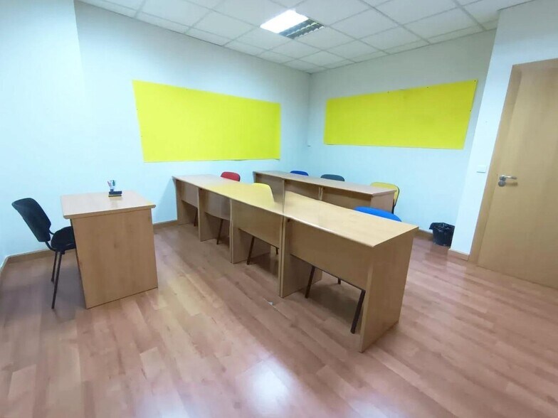 Retail in Salamanca for lease - Building Photo - Image 1 of 23