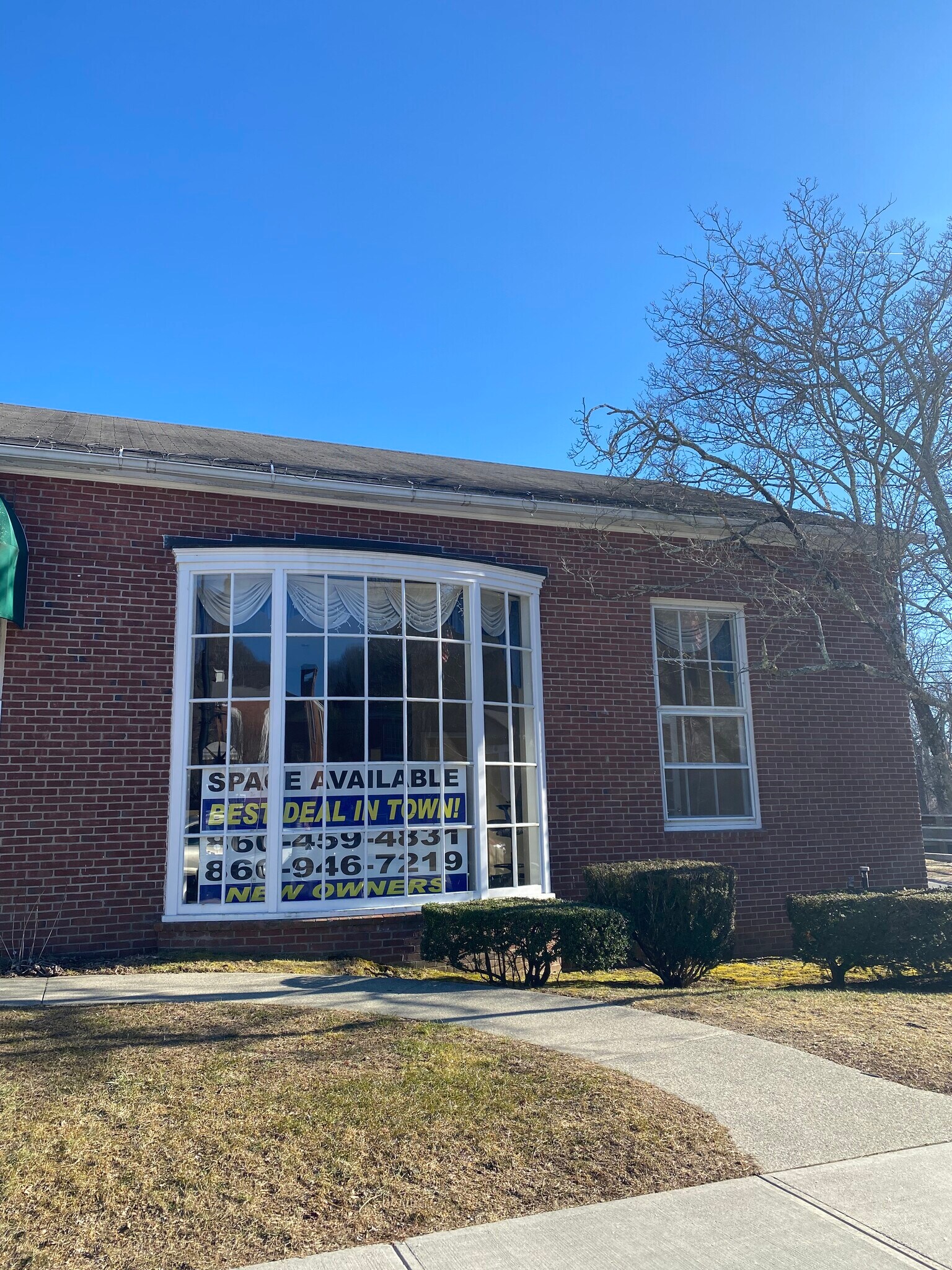 11 Bryan Hall Plaza, Washington Depot, CT for sale Primary Photo- Image 1 of 1