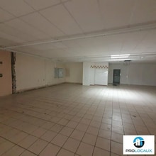 Retail in Grenoble for lease Interior Photo- Image 2 of 6