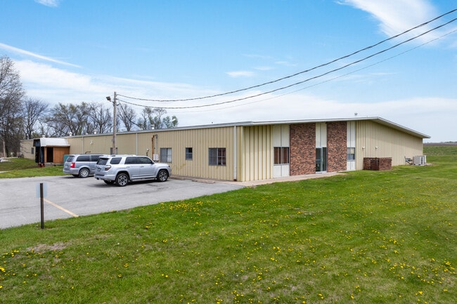 More details for 601 E Marshall St, Sweet Springs, MO - Flex for Sale