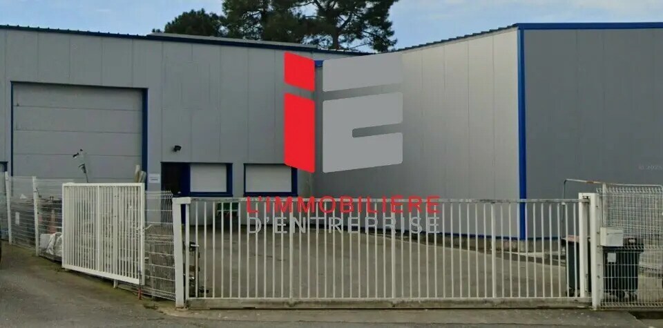 Office in Caudan for lease Building Photo- Image 1 of 2