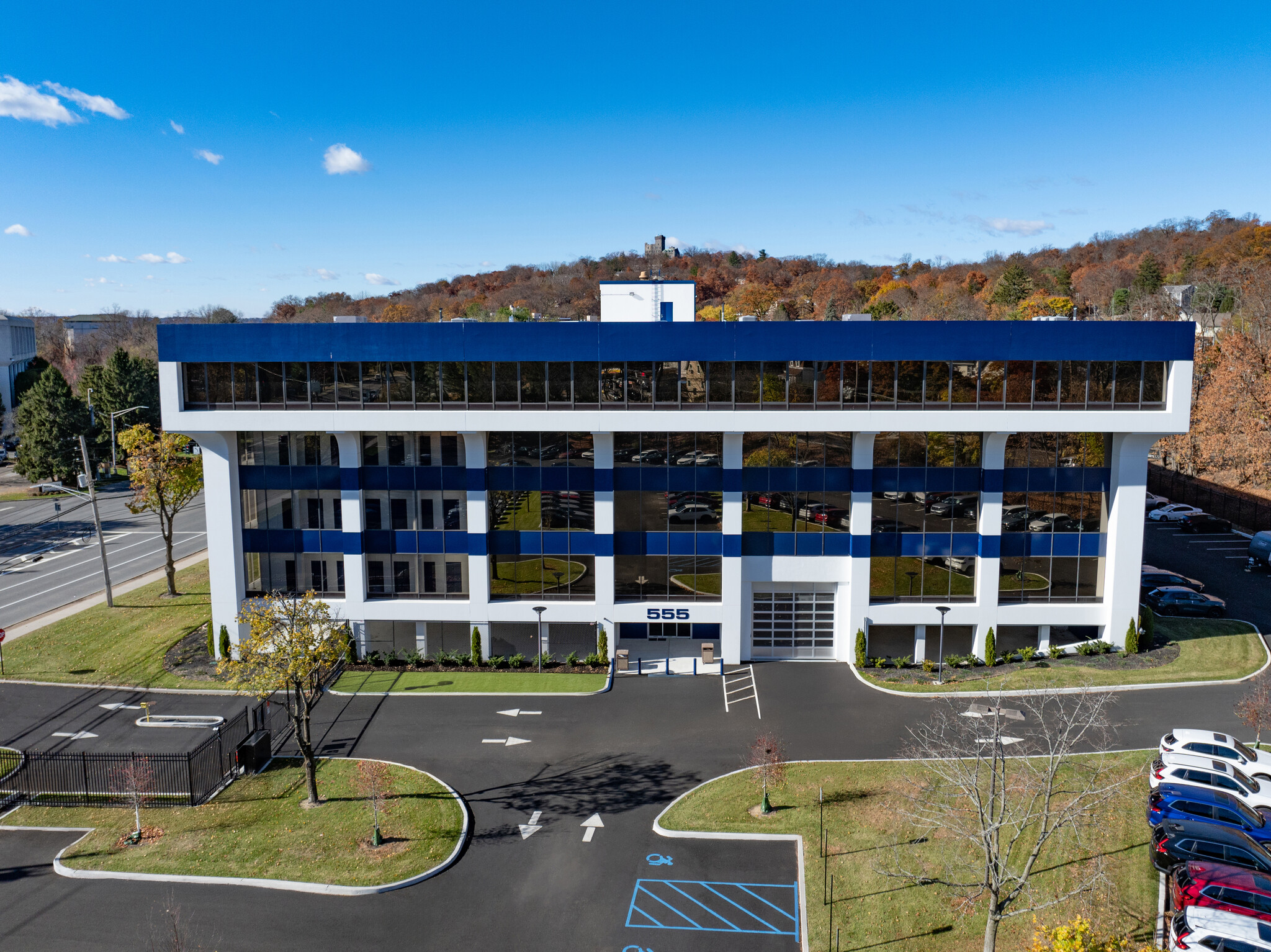 555 White Plains Rd, Tarrytown, NY for lease Building Photo- Image 1 of 4