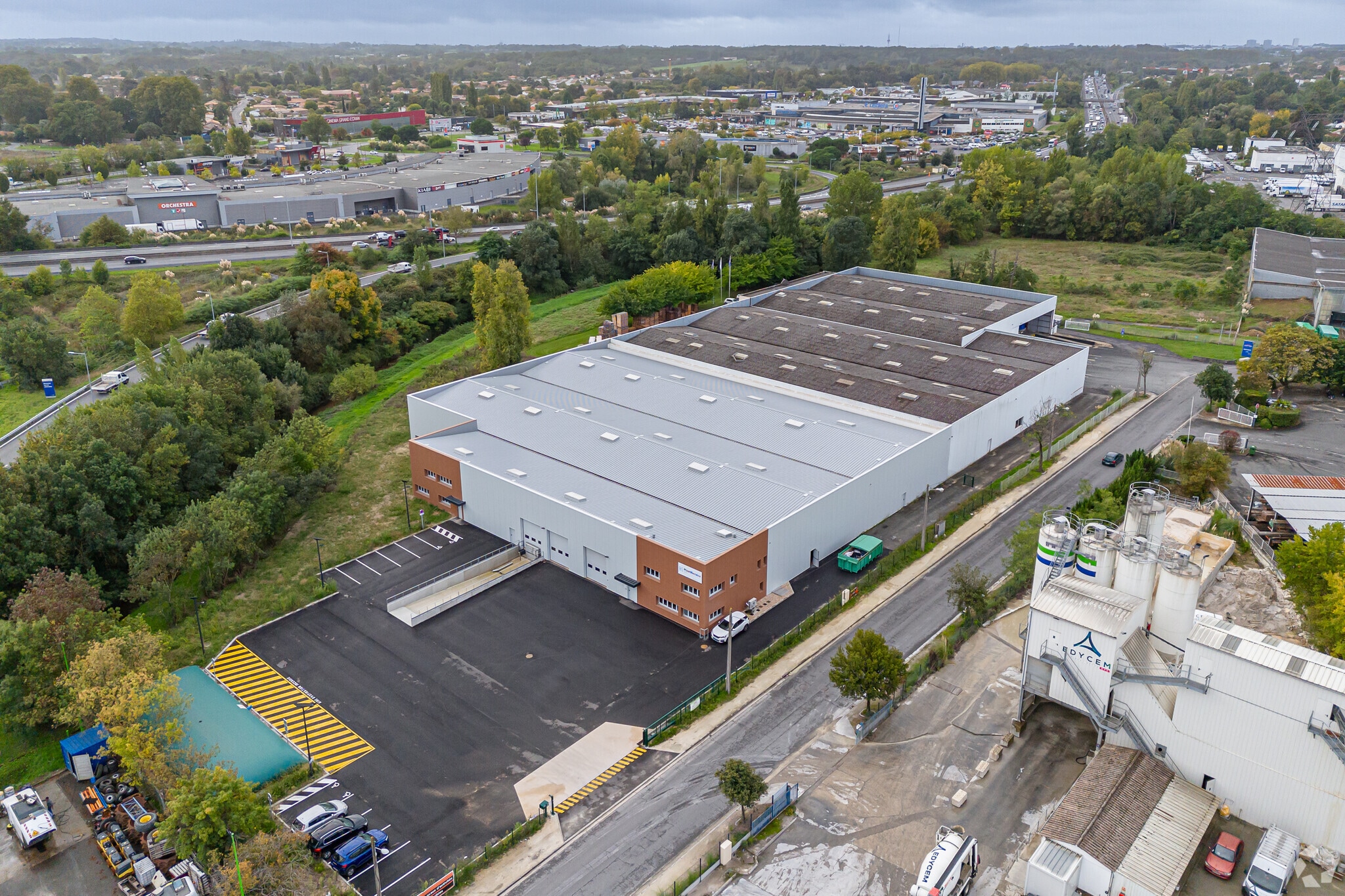 18 Rue André-Marie Ampère, Carbon-Blanc for lease Primary Photo- Image 1 of 4