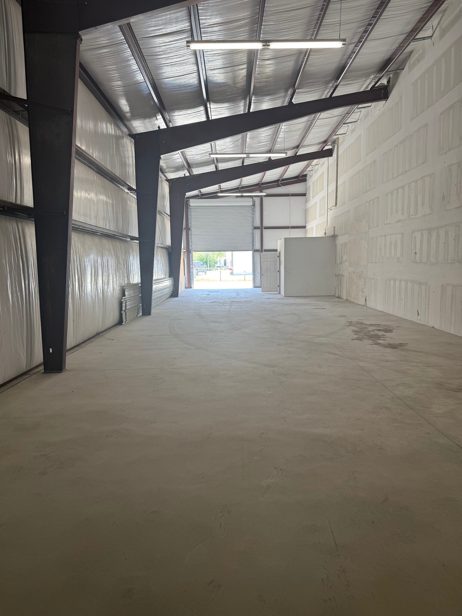 7517 Holley Cir, Panama City Beach, FL for lease Interior Photo- Image 1 of 4