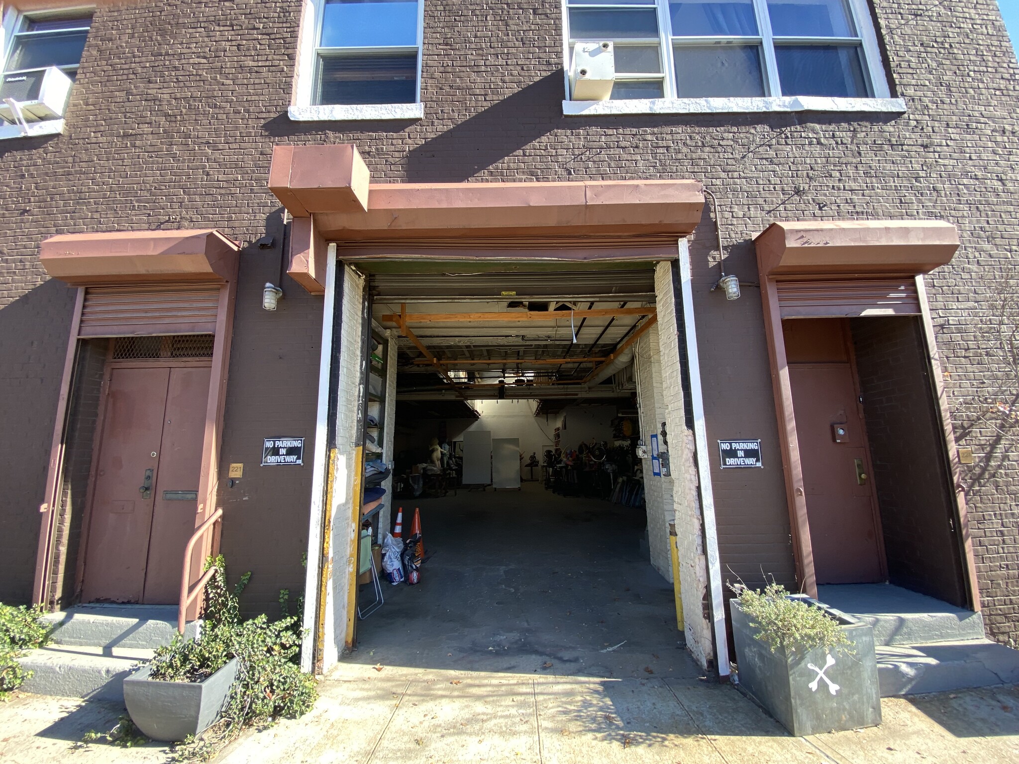 221 Banker St, Brooklyn, NY for lease Building Photo- Image 1 of 9