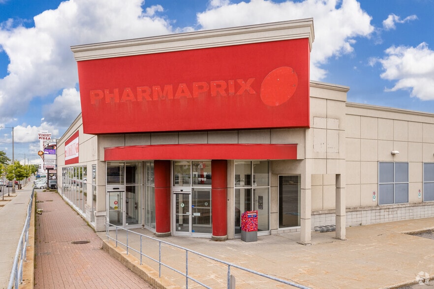 1734-1762 des Laurentides, Laval, QC for sale - Building Photo - Image 2 of 8