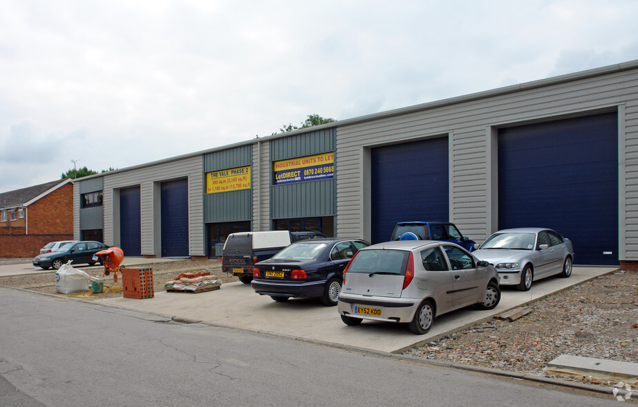 Southern Rd, Aylesbury for lease - Building Photo - Image 3 of 5