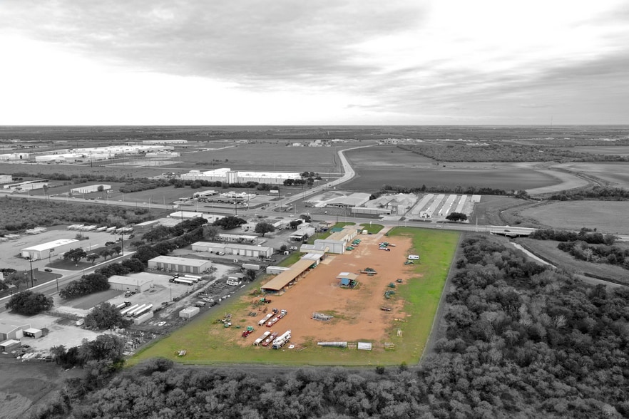 4906 Houston Hwy, Victoria, TX for sale - Primary Photo - Image 1 of 32