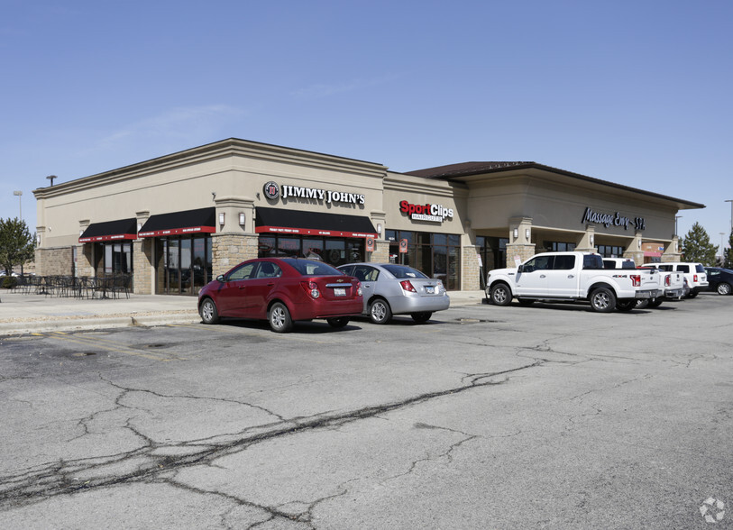 1015-1039 Brook Forest Ave, Shorewood, IL for sale - Primary Photo - Image 1 of 1