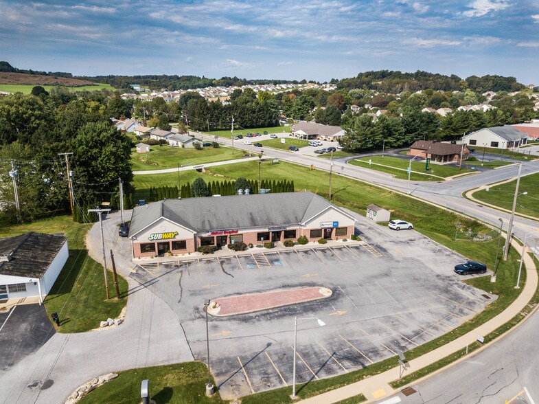 31 W Hanover Rd, Spring Grove, PA for sale - Building Photo - Image 1 of 1