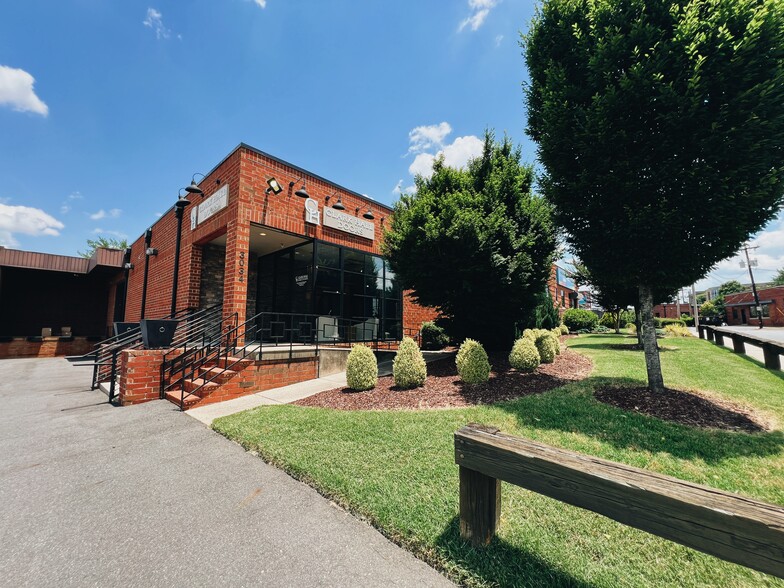 3034 Griffith St, Charlotte, NC for lease - Building Photo - Image 1 of 7