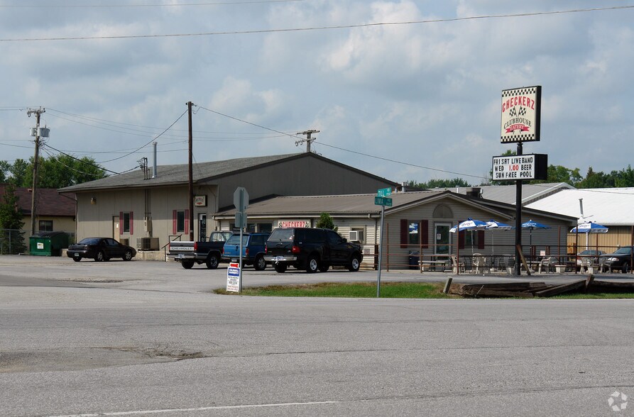 1706 W Till Rd, Fort Wayne, IN for sale - Primary Photo - Image 1 of 1