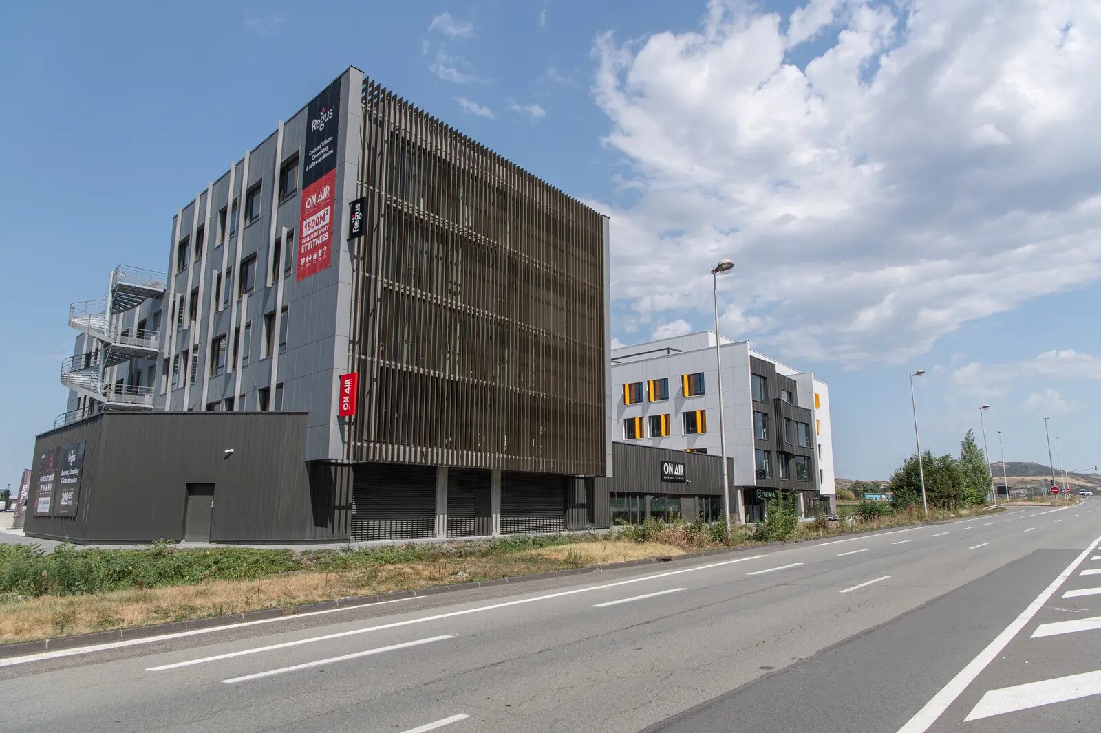 4 Rue Eric De Cromières, Clermont-Ferrand for lease Building Photo- Image 1 of 44