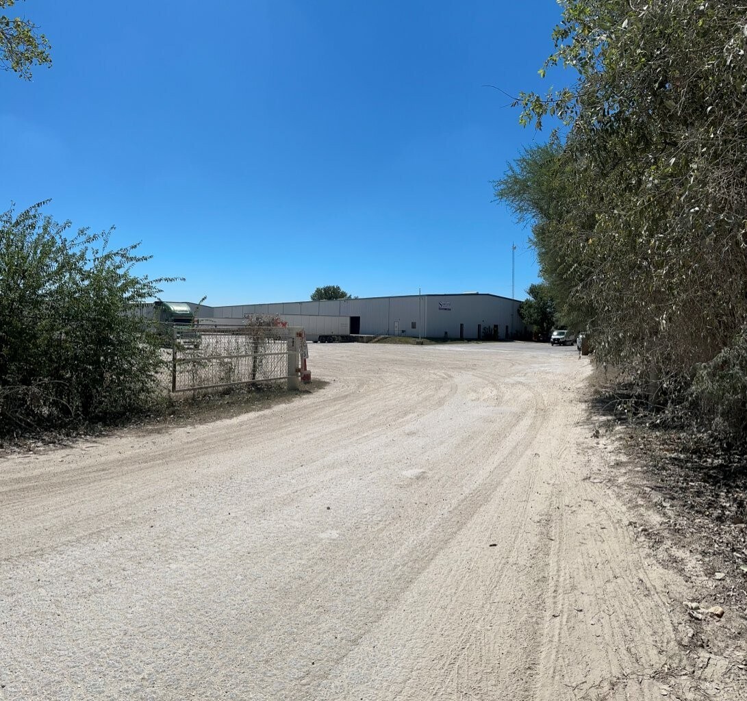 201 Farley Ln, Del Rio, TX for lease Building Photo- Image 1 of 7