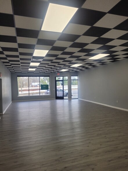 716 S Main St, Lillington, NC for lease - Building Photo - Image 3 of 13