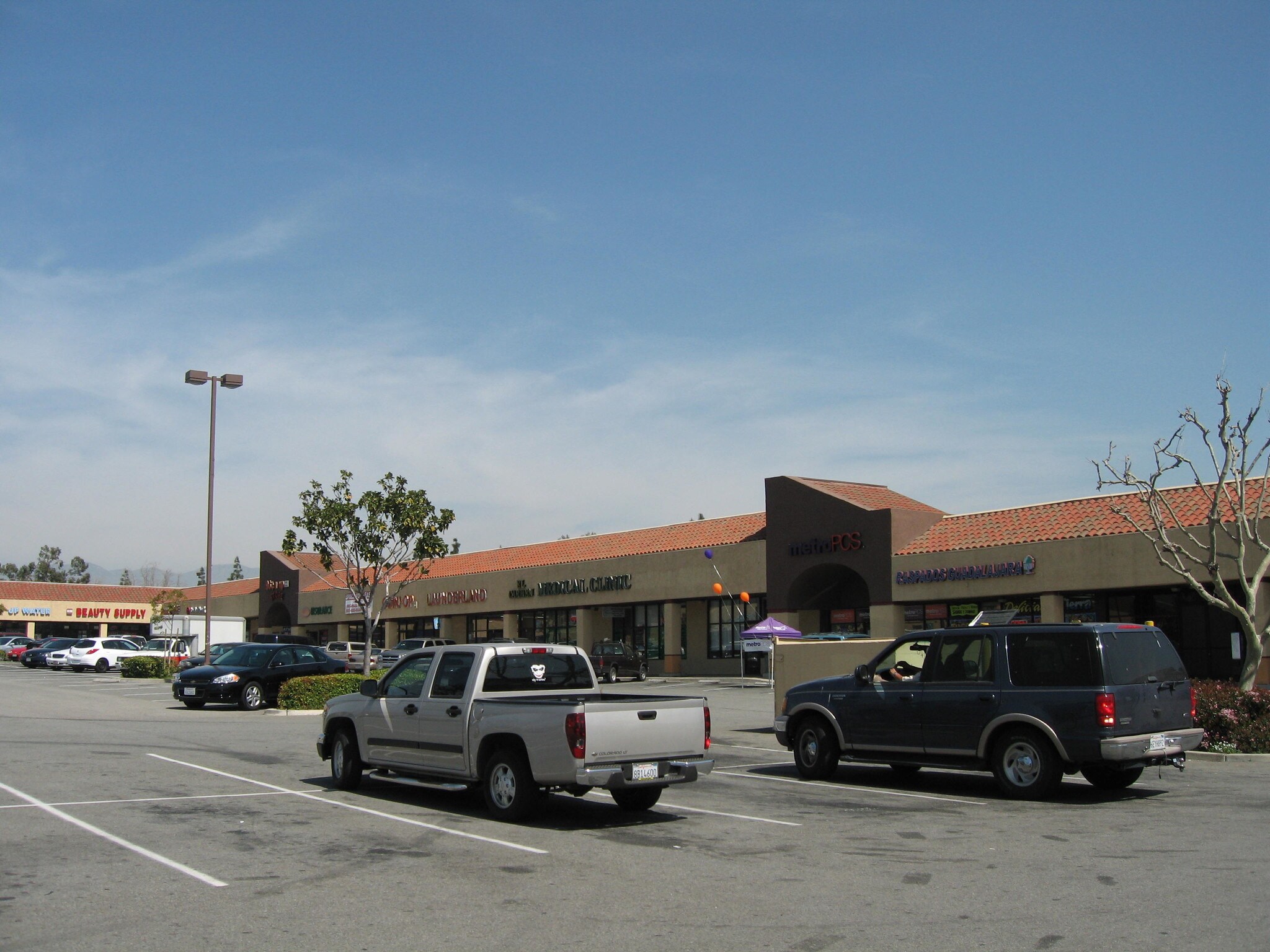 Pacific Auto Center 16416 Valley Blvd Fontana Ca 92335 16 - 34gzn1b