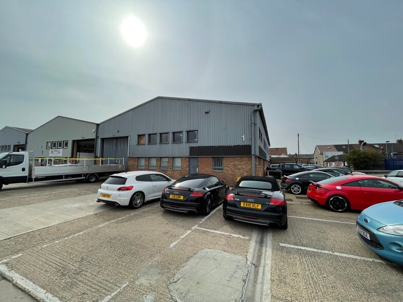 Clivemont Rd, Maidenhead for lease - Building Photo - Image 2 of 4