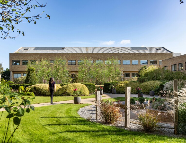 400 Capability Green, Luton for lease - Building Photo - Image 3 of 9