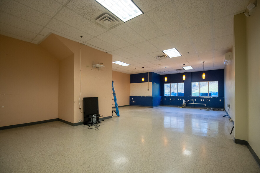 1351 Route 55, La Grange, NY for lease - Interior Photo - Image 1 of 20