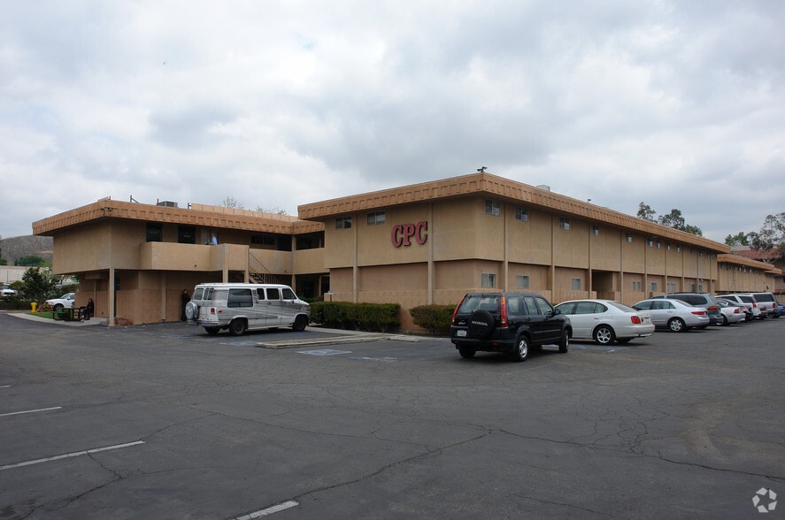 2650 Jones Way, Simi Valley, CA for lease - Building Photo - Image 2 of 7