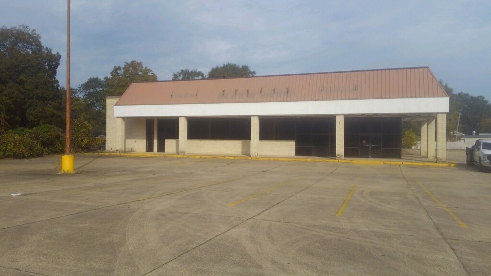 727 N Washington St, Bastrop, LA for sale - Building Photo - Image 1 of 1