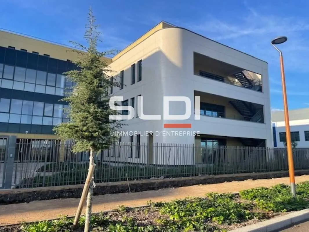 Office in Genas for lease Building Photo- Image 1 of 11