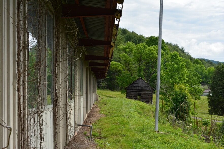 6421 Highway 91 N, Laurel Bloomery, TN for lease - Building Photo - Image 3 of 101